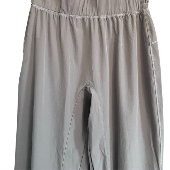 Halara Women’s Jogger in Gray (Mourning Dove) size Small - Picture 6 of 9
